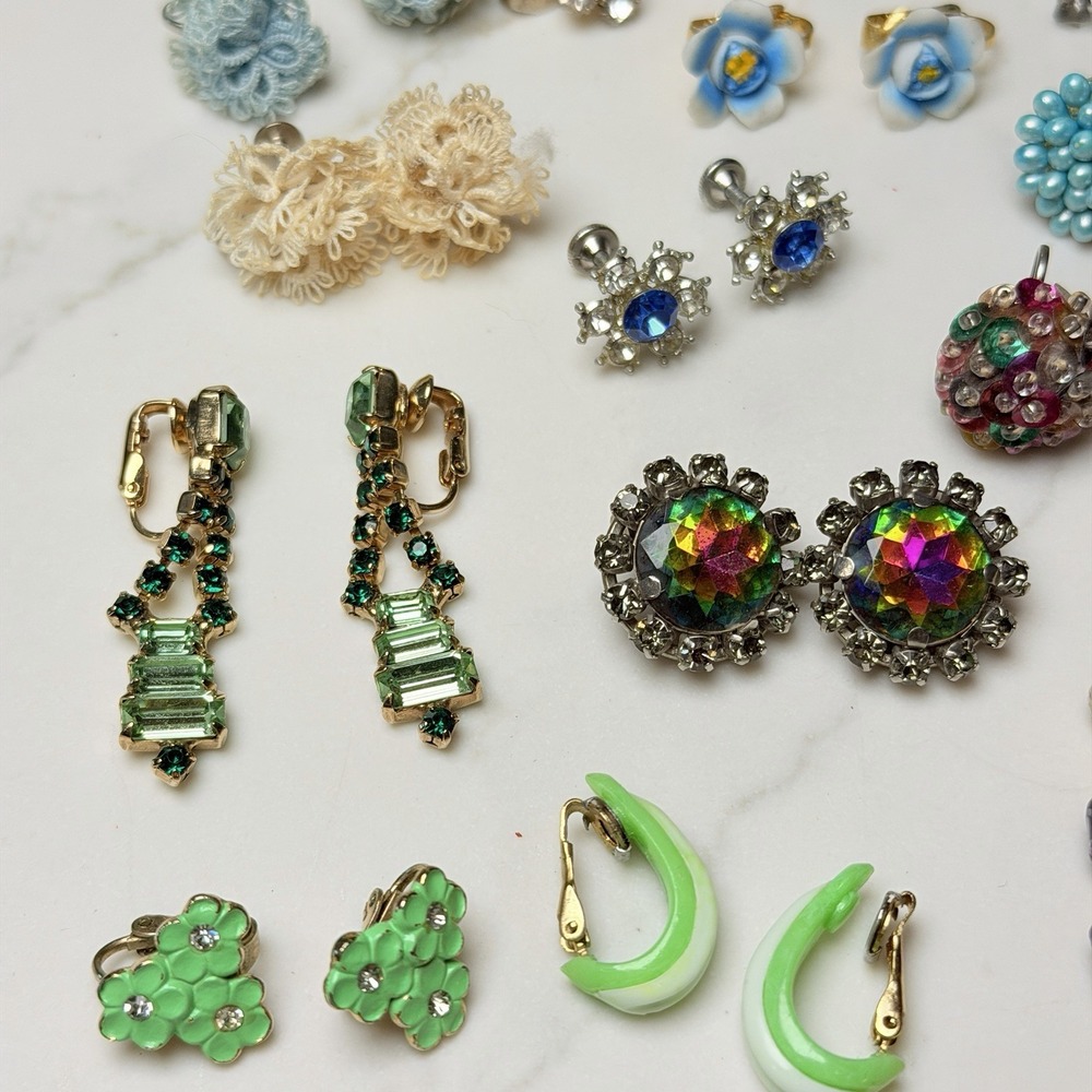 31 Pairs Vintage Clip On Earring Retro Colorful 60s 70s 80s Granny Whimsical - Picture 14 of 16